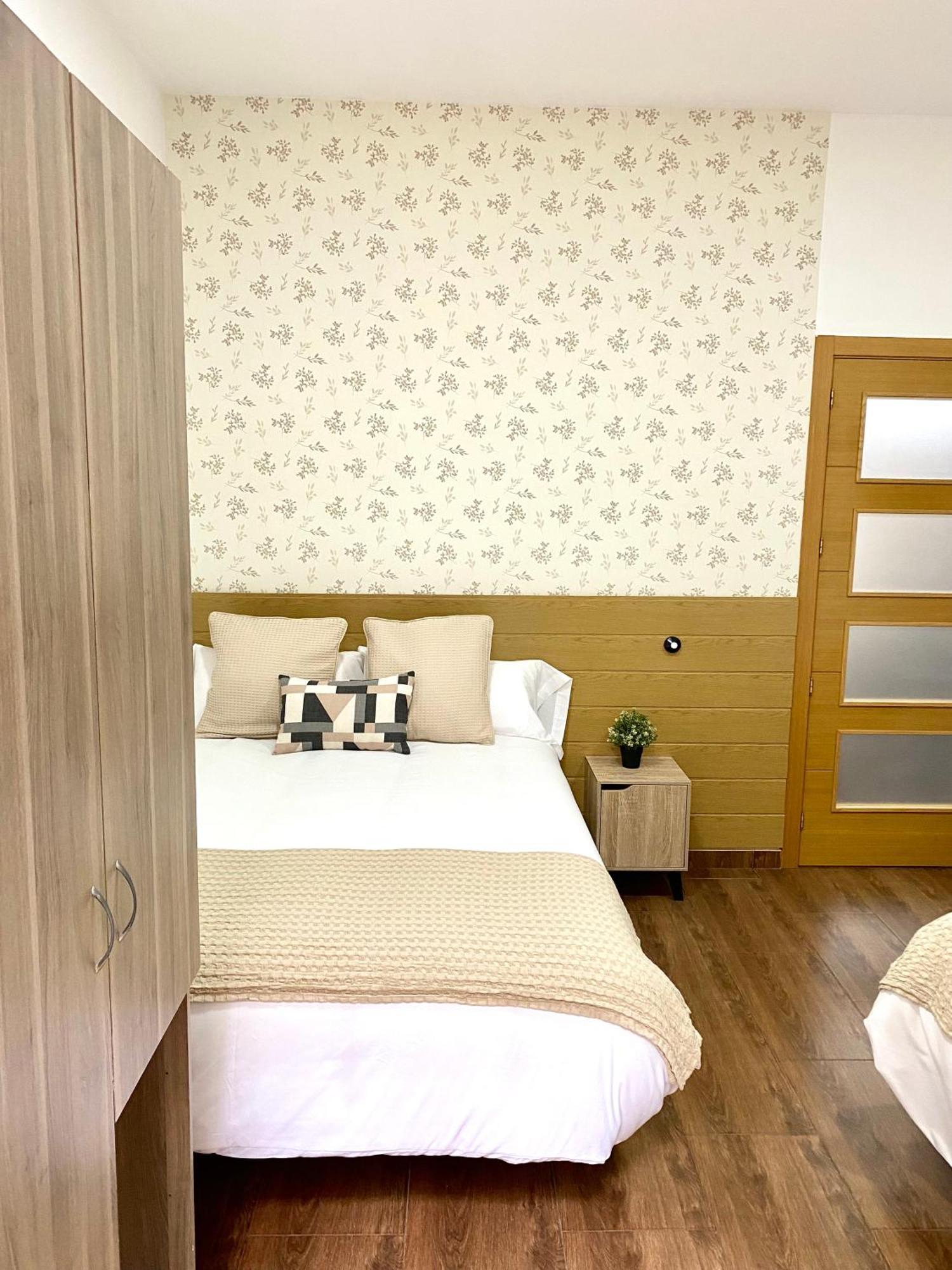 Apartamentos Fuencarral II Madri Quarto foto