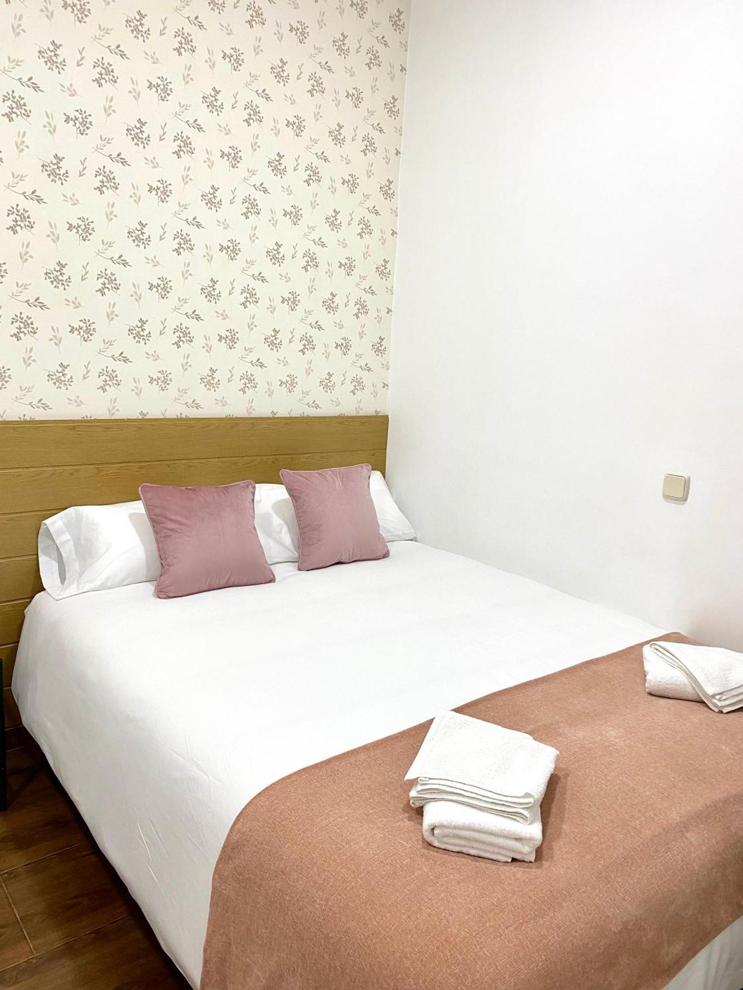 Apartamentos Fuencarral II Madri Quarto foto