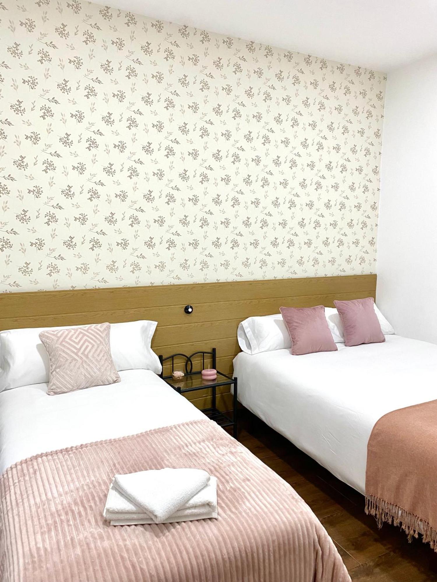 Apartamentos Fuencarral II Madri Quarto foto